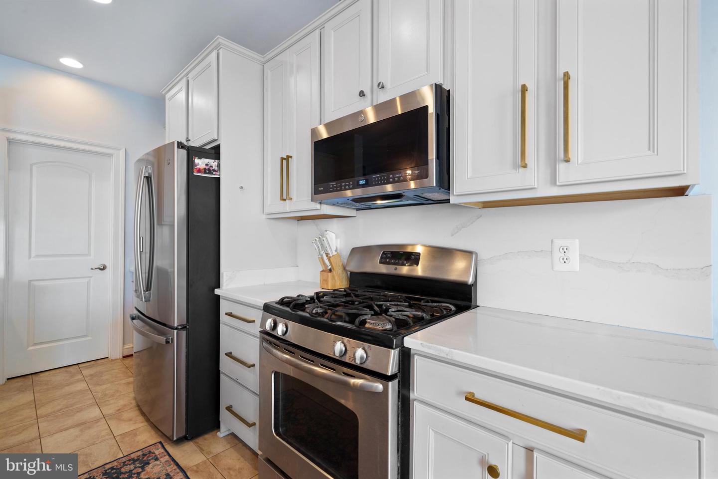 16016 GREYMILL MANOR DR, HAYMARKET, Virginia 20169, 3 Bedrooms Bedrooms, ,2 BathroomsBathrooms,Residential,For sale,16016 GREYMILL MANOR DR,VAPW2095128 MLS # VAPW2095128