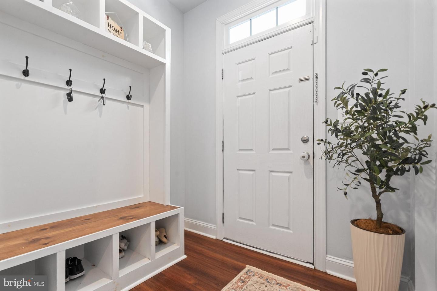 16016 GREYMILL MANOR DR, HAYMARKET, Virginia 20169, 3 Bedrooms Bedrooms, ,2 BathroomsBathrooms,Residential,For sale,16016 GREYMILL MANOR DR,VAPW2095128 MLS # VAPW2095128