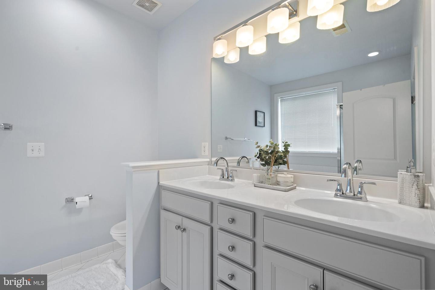 16016 GREYMILL MANOR DR, HAYMARKET, Virginia 20169, 3 Bedrooms Bedrooms, ,2 BathroomsBathrooms,Residential,For sale,16016 GREYMILL MANOR DR,VAPW2095128 MLS # VAPW2095128