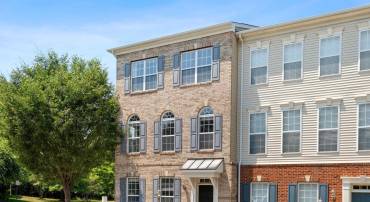 16016 GREYMILL MANOR DR, HAYMARKET, Virginia 20169, 3 Bedrooms Bedrooms, ,2 BathroomsBathrooms,Residential,For sale,16016 GREYMILL MANOR DR,VAPW2095128 MLS # VAPW2095128
