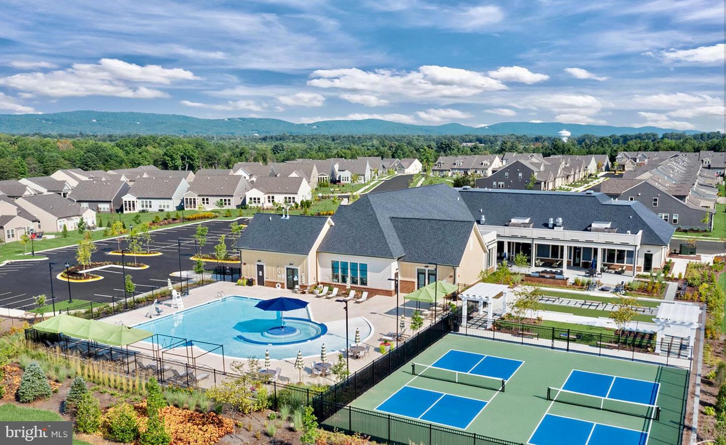 15741 GARDENIA RIDGE WAY, HAYMARKET, Virginia 20169, 3 Bedrooms Bedrooms, ,3 BathroomsBathrooms,Residential,For sale,15741 GARDENIA RIDGE WAY,VAPW2095142 MLS # VAPW2095142