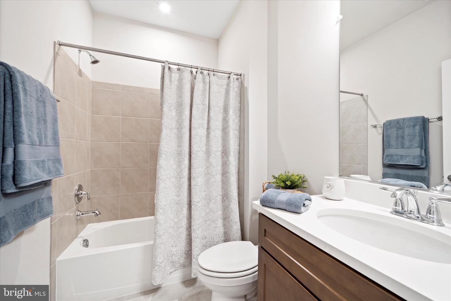 15741 GARDENIA RIDGE WAY, HAYMARKET, Virginia 20169, 3 Bedrooms Bedrooms, ,3 BathroomsBathrooms,Residential,For sale,15741 GARDENIA RIDGE WAY,VAPW2095142 MLS # VAPW2095142