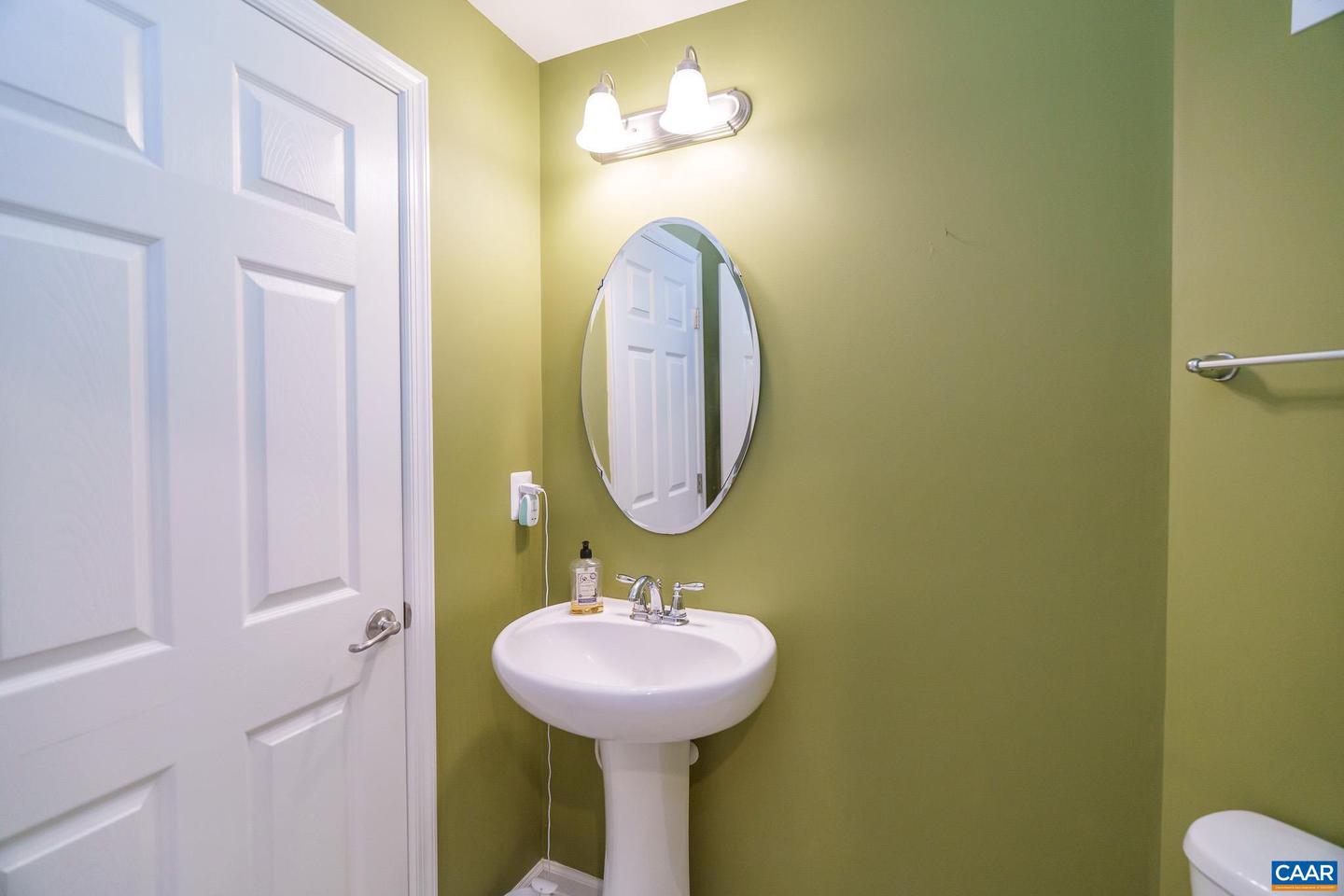 1984 ASHEVILLE DR, CHARLOTTESVILLE, Virginia 22911, 3 Bedrooms Bedrooms, ,2 BathroomsBathrooms,Residential,For sale,1984 ASHEVILLE DR,664737 MLS # 664737