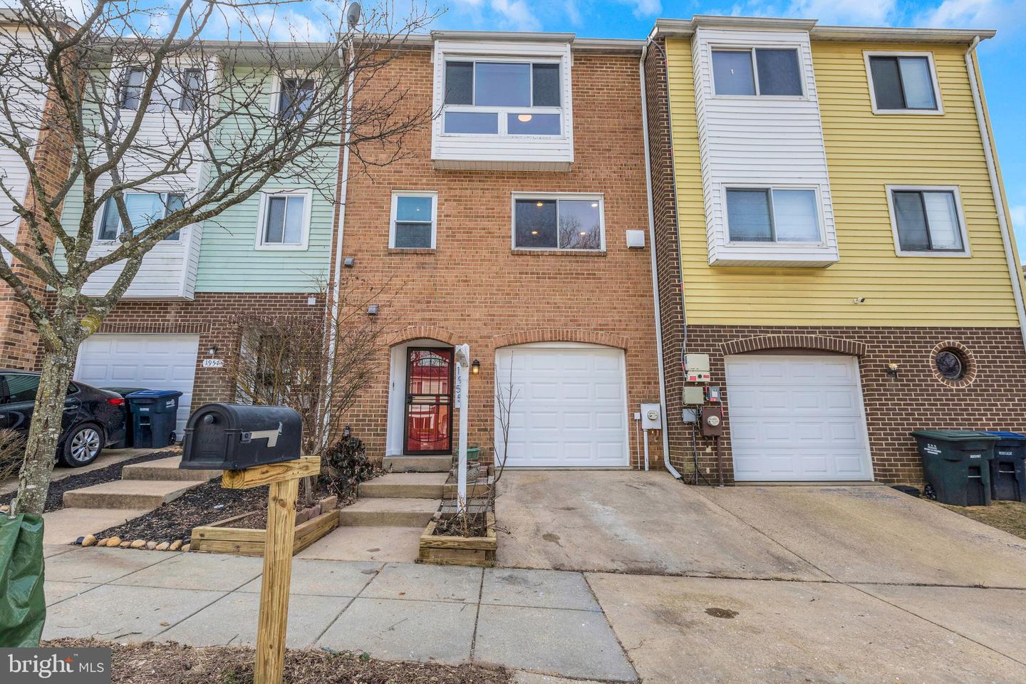 1955 VALLEY TER SE, WASHINGTON, District Of Columbia 20032, 3 Bedrooms Bedrooms, ,2 BathroomsBathrooms,Residential,For sale,1955 VALLEY TER SE,DCDC2187828 MLS # DCDC2187828