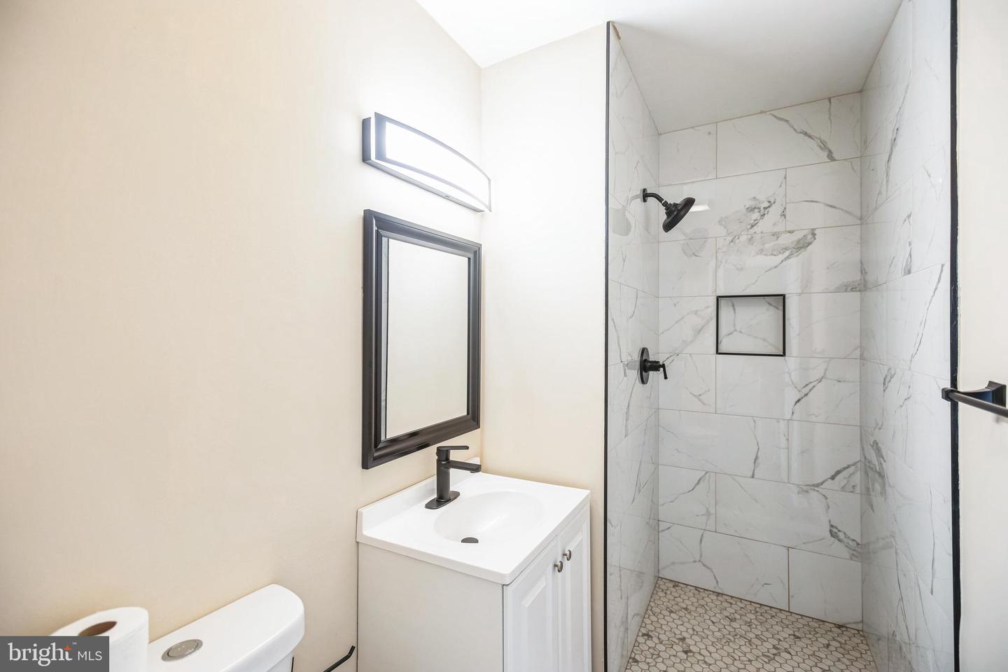 1955 VALLEY TER SE, WASHINGTON, District Of Columbia 20032, 3 Bedrooms Bedrooms, ,2 BathroomsBathrooms,Residential,For sale,1955 VALLEY TER SE,DCDC2187828 MLS # DCDC2187828