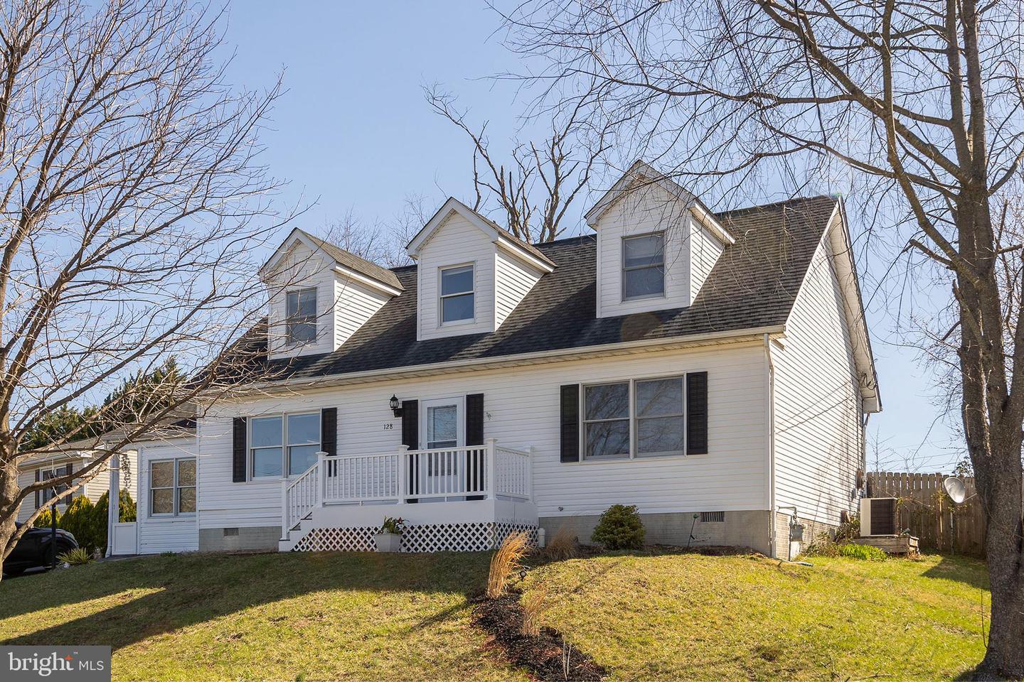 128 PIONEERS RD, WINCHESTER, Virginia 22602, 4 Bedrooms Bedrooms, ,2 BathroomsBathrooms,Residential,For sale,128 PIONEERS RD,VAFV2032814 MLS # VAFV2032814