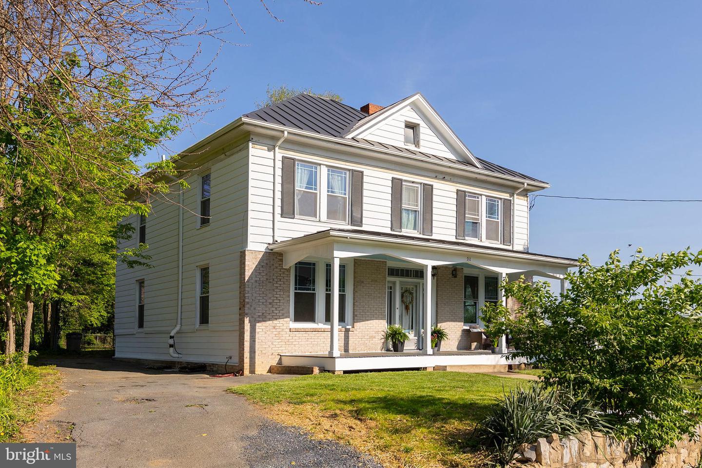 911 MARTINSBURG PIKE, WINCHESTER, Virginia 22601, 4 Bedrooms Bedrooms, ,2 BathroomsBathrooms,Residential,For sale,911 MARTINSBURG PIKE,VAFV2032926 MLS # VAFV2032926