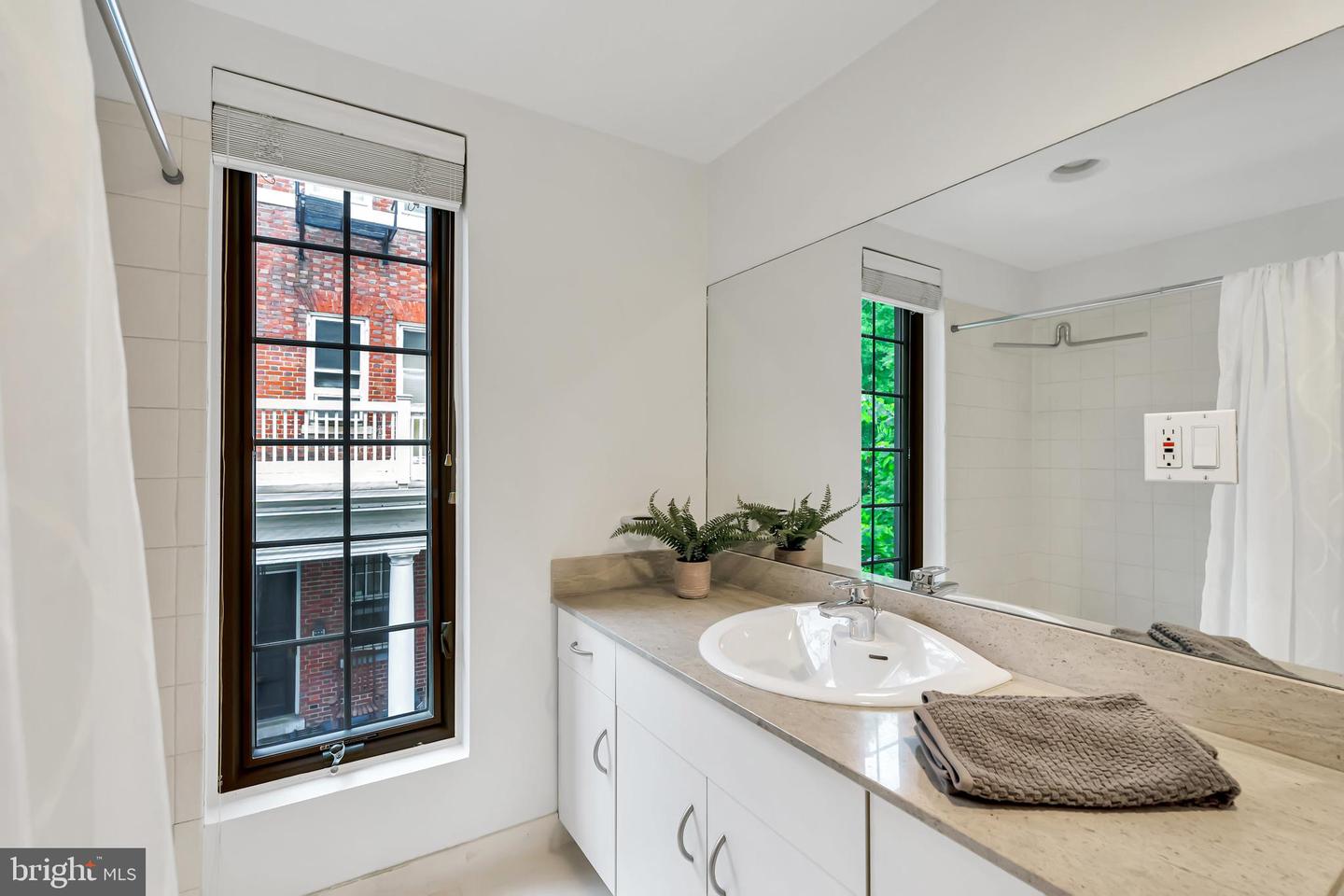 1823 BELMONT RD NW #A, WASHINGTON, District Of Columbia 20009, 2 Bedrooms Bedrooms, ,2 BathroomsBathrooms,Residential,For sale,1823 BELMONT RD NW #A,DCDC2191822 MLS # DCDC2191822