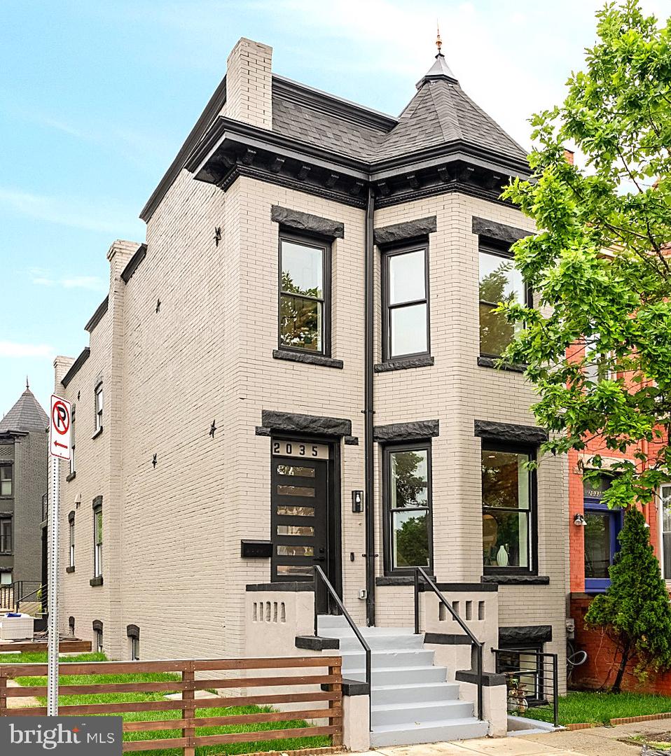 2035 NORTH CAPITOL ST NE, WASHINGTON, District Of Columbia 20002, 4 Bedrooms Bedrooms, ,3 BathroomsBathrooms,Residential,For sale,2035 NORTH CAPITOL ST NE,DCDC2192014 MLS # DCDC2192014