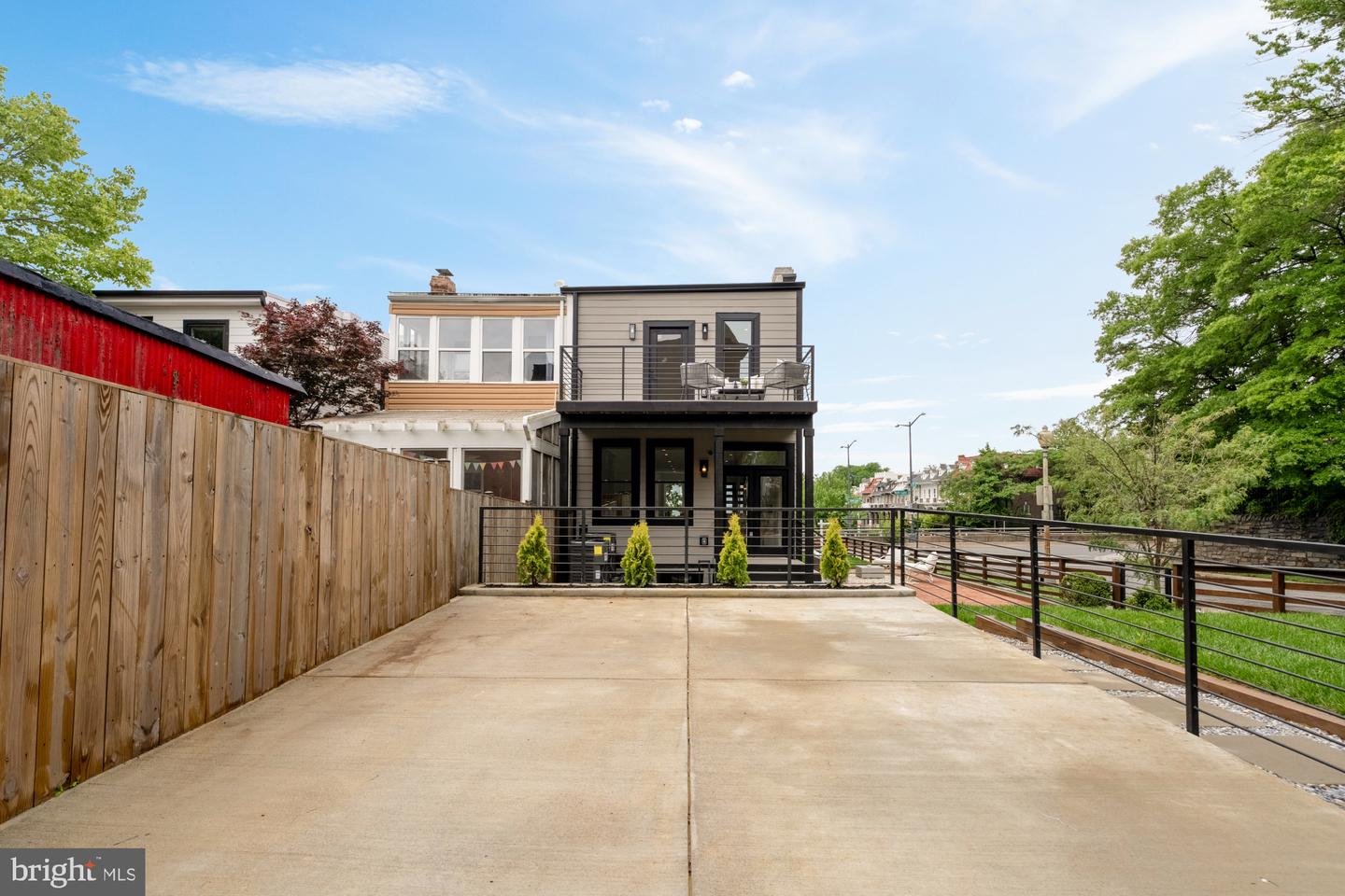 2035 NORTH CAPITOL ST NE, WASHINGTON, District Of Columbia 20002, 4 Bedrooms Bedrooms, ,3 BathroomsBathrooms,Residential,For sale,2035 NORTH CAPITOL ST NE,DCDC2192014 MLS # DCDC2192014