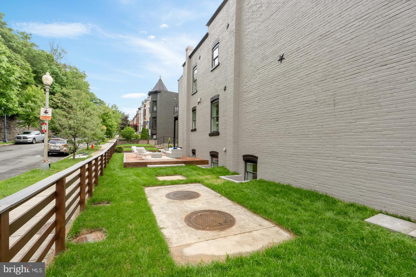 2035 NORTH CAPITOL ST NE, WASHINGTON, District Of Columbia 20002, 4 Bedrooms Bedrooms, ,3 BathroomsBathrooms,Residential,For sale,2035 NORTH CAPITOL ST NE,DCDC2192014 MLS # DCDC2192014