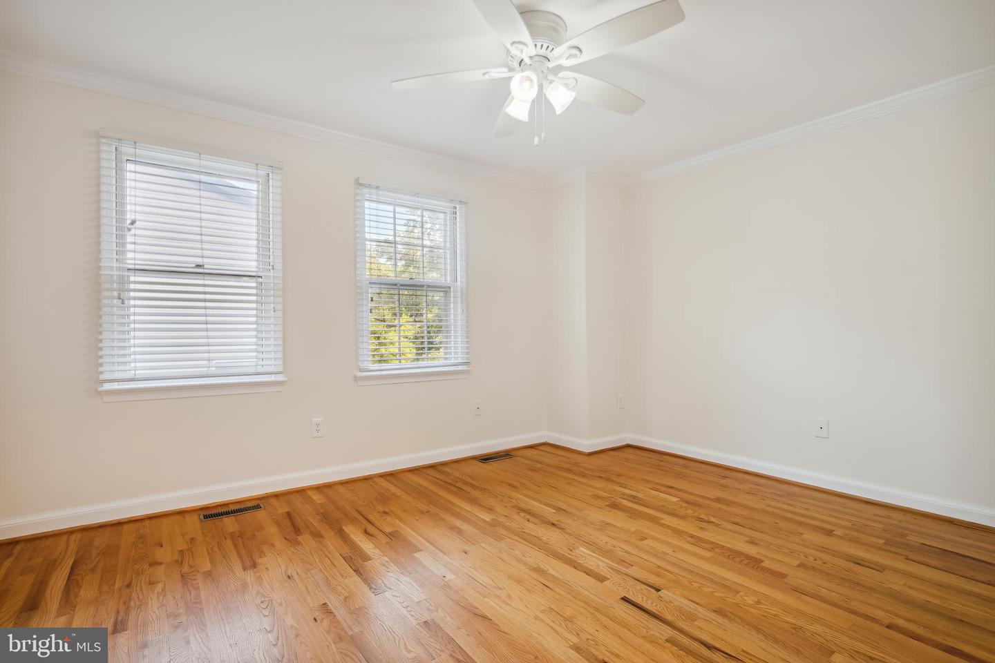 1802 21ST ST N, ARLINGTON, Virginia 22209, 2 Bedrooms Bedrooms, ,2 BathroomsBathrooms,Residential,For sale,1802 21ST ST N,VAAR2055118 MLS # VAAR2055118