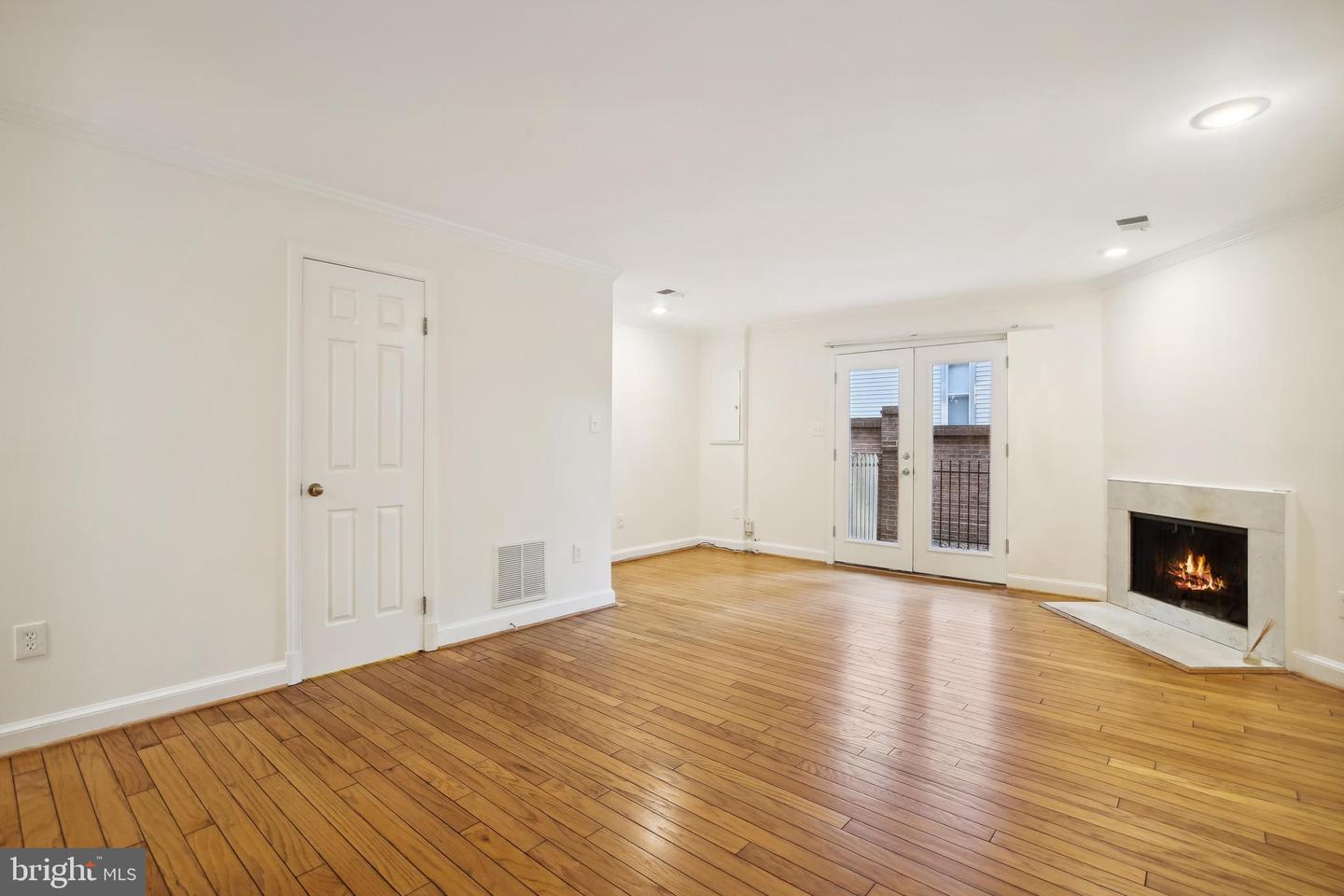 1802 21ST ST N, ARLINGTON, Virginia 22209, 2 Bedrooms Bedrooms, ,2 BathroomsBathrooms,Residential,For sale,1802 21ST ST N,VAAR2055118 MLS # VAAR2055118