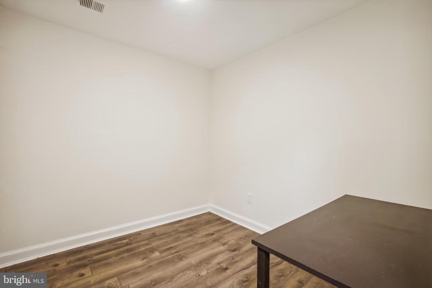 1802 21ST ST N, ARLINGTON, Virginia 22209, 2 Bedrooms Bedrooms, ,2 BathroomsBathrooms,Residential,For sale,1802 21ST ST N,VAAR2055118 MLS # VAAR2055118