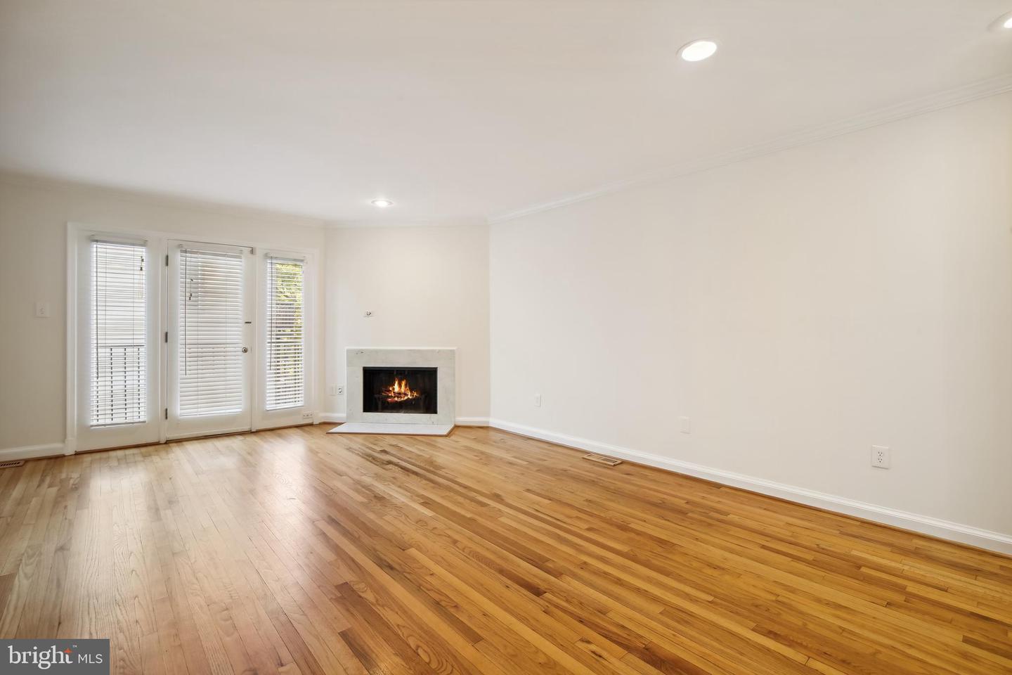 1802 21ST ST N, ARLINGTON, Virginia 22209, 2 Bedrooms Bedrooms, ,2 BathroomsBathrooms,Residential,For sale,1802 21ST ST N,VAAR2055118 MLS # VAAR2055118