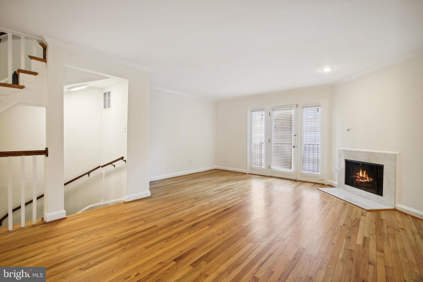 1802 21ST ST N, ARLINGTON, Virginia 22209, 2 Bedrooms Bedrooms, ,2 BathroomsBathrooms,Residential,For sale,1802 21ST ST N,VAAR2055118 MLS # VAAR2055118