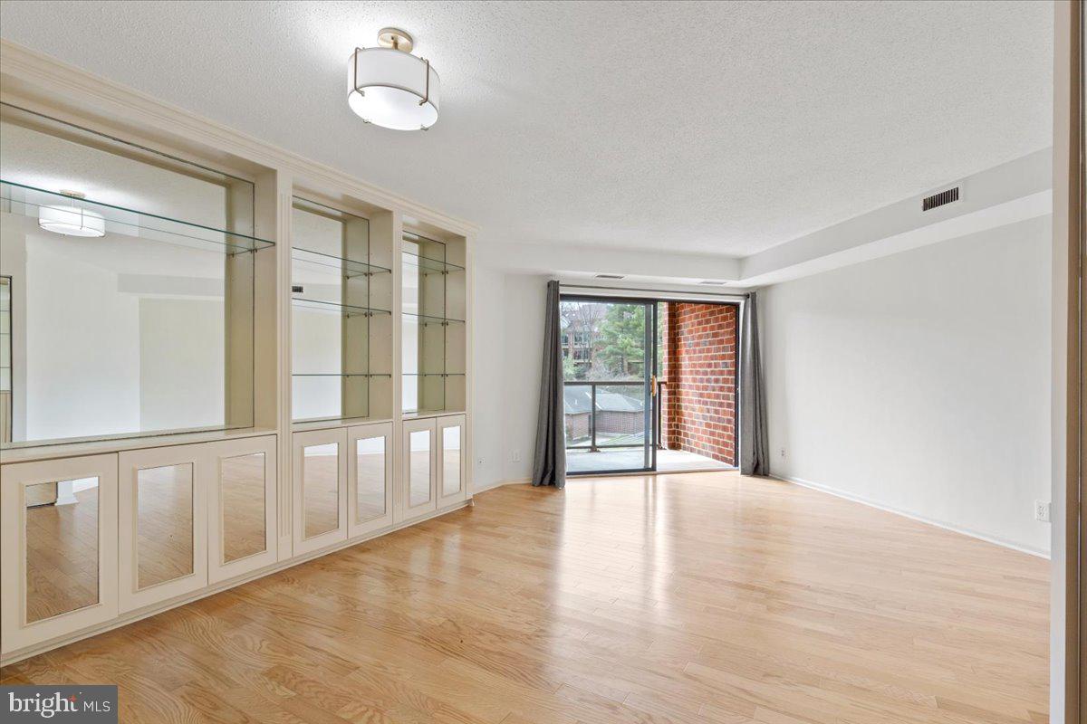 2100 LANGSTON BLVD #431, ARLINGTON, Virginia 22201, 4 Rooms Rooms,1 BathroomBathrooms,Residential,For sale,2100 LANGSTON BLVD #431,VAAR2055394 MLS # VAAR2055394