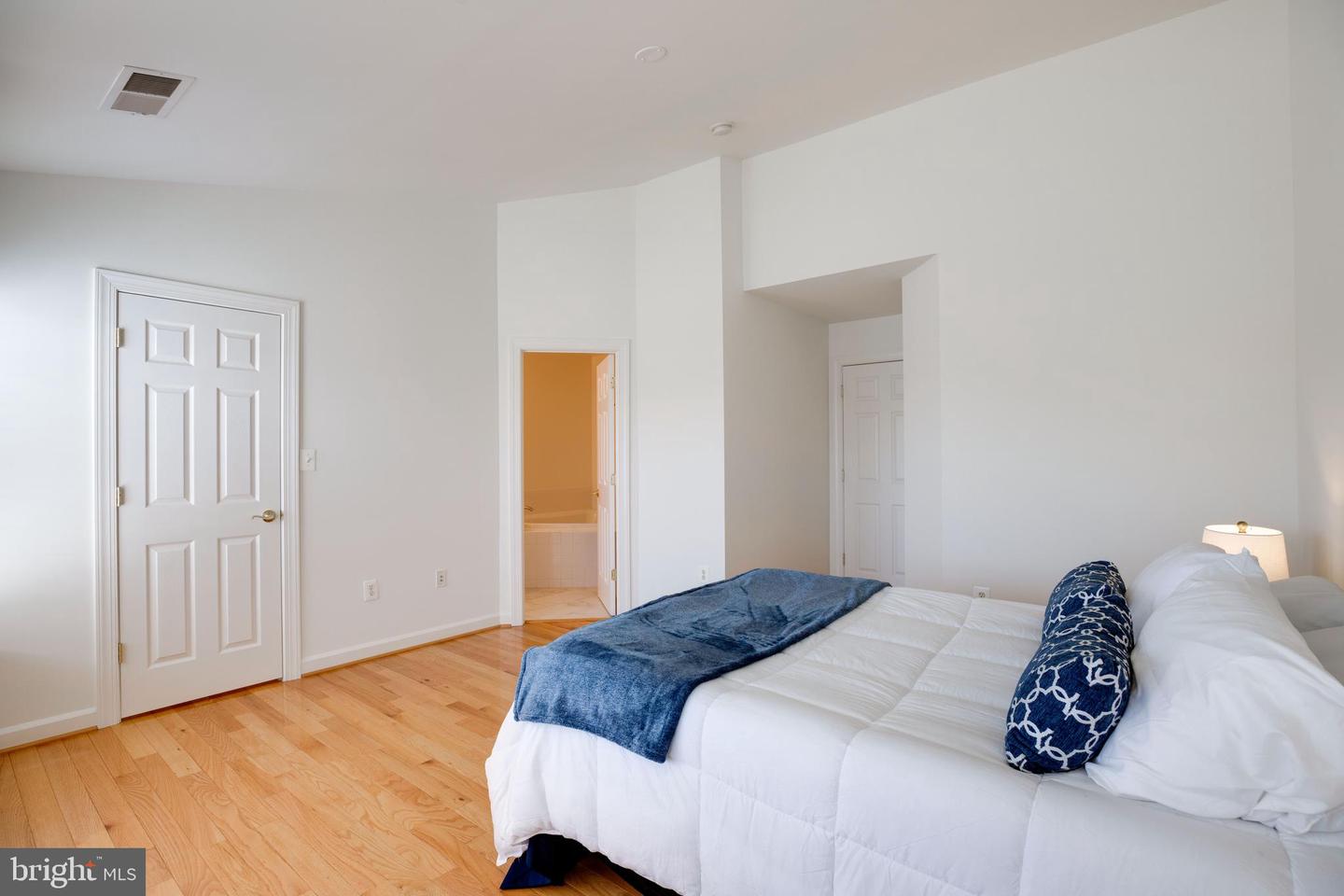 8114 RAINWATER CIR, MANASSAS, Virginia 20111, 3 Bedrooms Bedrooms, ,2 BathroomsBathrooms,Residential,For sale,8114 RAINWATER CIR,VAPW2091672 MLS # VAPW2091672
