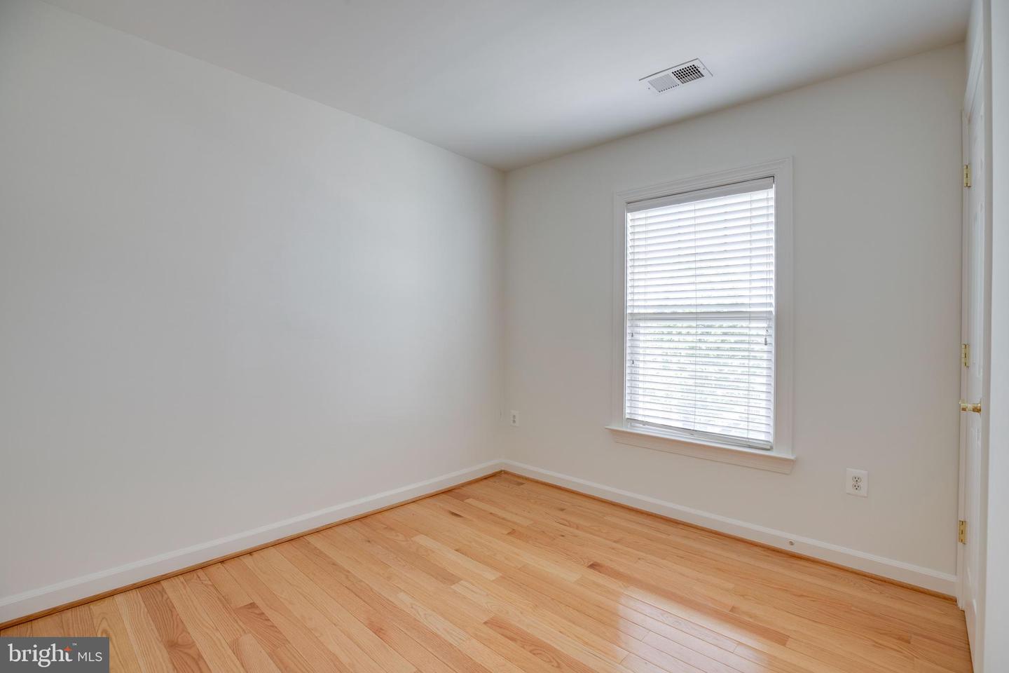8114 RAINWATER CIR, MANASSAS, Virginia 20111, 3 Bedrooms Bedrooms, ,2 BathroomsBathrooms,Residential,For sale,8114 RAINWATER CIR,VAPW2091672 MLS # VAPW2091672