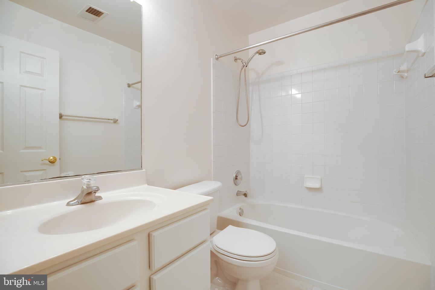 8114 RAINWATER CIR, MANASSAS, Virginia 20111, 3 Bedrooms Bedrooms, ,2 BathroomsBathrooms,Residential,For sale,8114 RAINWATER CIR,VAPW2091672 MLS # VAPW2091672
