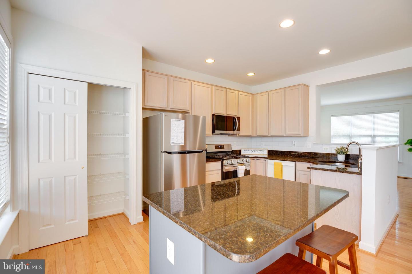 8114 RAINWATER CIR, MANASSAS, Virginia 20111, 3 Bedrooms Bedrooms, ,2 BathroomsBathrooms,Residential,For sale,8114 RAINWATER CIR,VAPW2091672 MLS # VAPW2091672