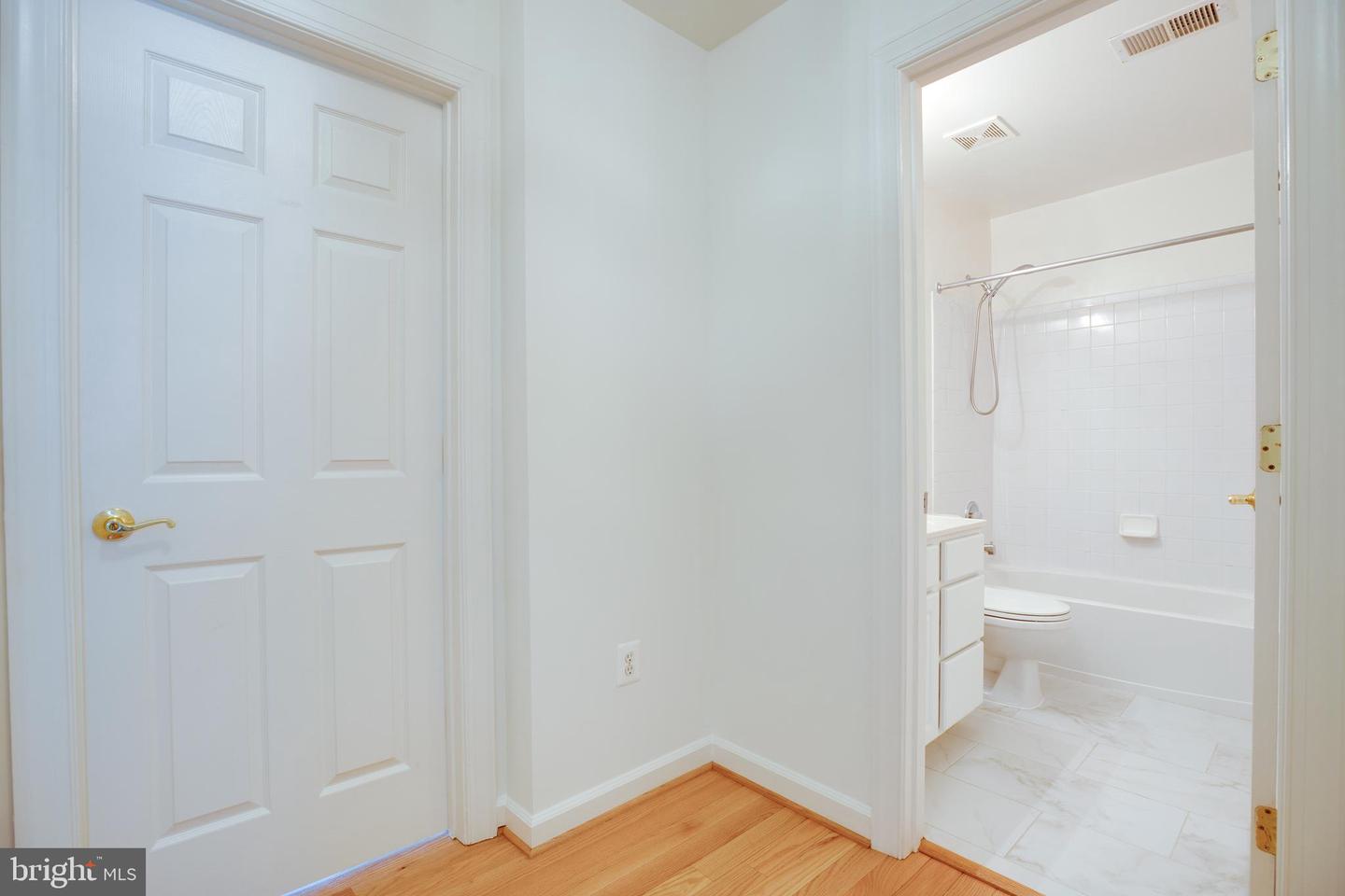 8114 RAINWATER CIR, MANASSAS, Virginia 20111, 3 Bedrooms Bedrooms, ,2 BathroomsBathrooms,Residential,For sale,8114 RAINWATER CIR,VAPW2091672 MLS # VAPW2091672