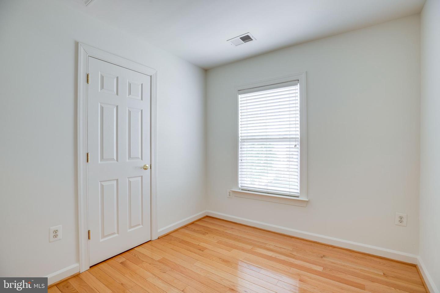 8114 RAINWATER CIR, MANASSAS, Virginia 20111, 3 Bedrooms Bedrooms, ,2 BathroomsBathrooms,Residential,For sale,8114 RAINWATER CIR,VAPW2091672 MLS # VAPW2091672