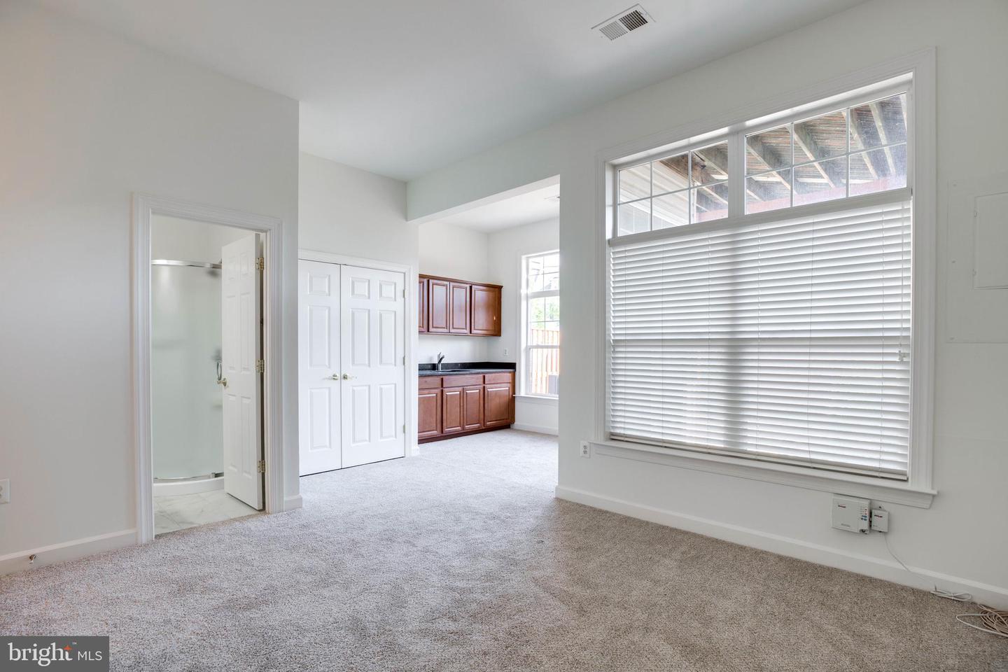 8114 RAINWATER CIR, MANASSAS, Virginia 20111, 3 Bedrooms Bedrooms, ,2 BathroomsBathrooms,Residential,For sale,8114 RAINWATER CIR,VAPW2091672 MLS # VAPW2091672