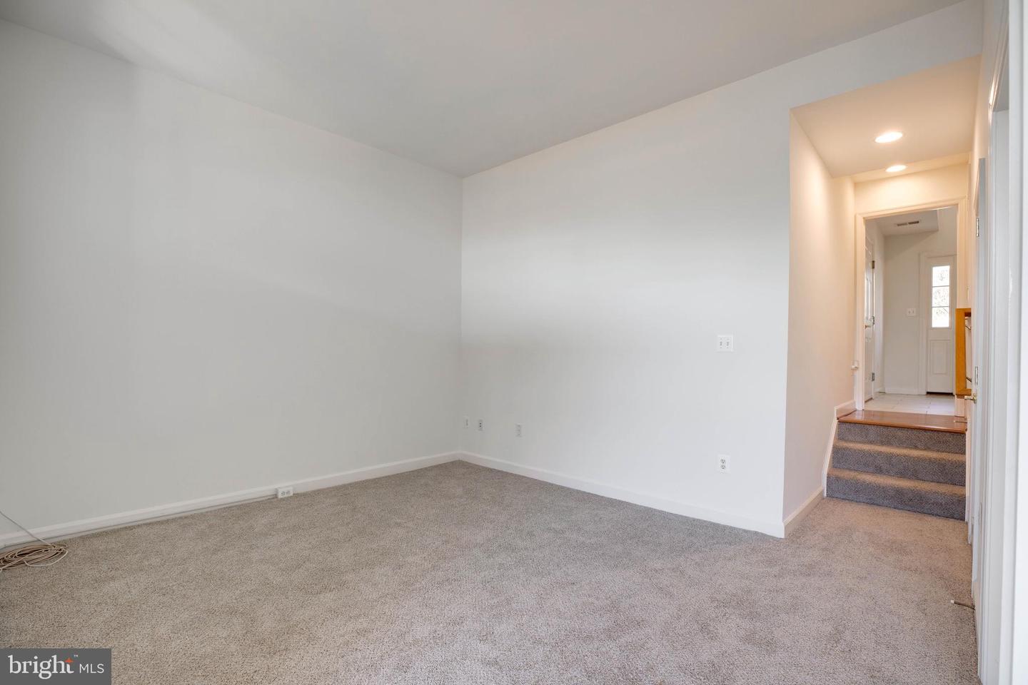 8114 RAINWATER CIR, MANASSAS, Virginia 20111, 3 Bedrooms Bedrooms, ,2 BathroomsBathrooms,Residential,For sale,8114 RAINWATER CIR,VAPW2091672 MLS # VAPW2091672