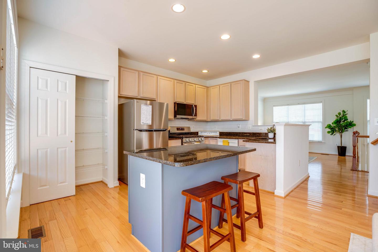8114 RAINWATER CIR, MANASSAS, Virginia 20111, 3 Bedrooms Bedrooms, ,2 BathroomsBathrooms,Residential,For sale,8114 RAINWATER CIR,VAPW2091672 MLS # VAPW2091672