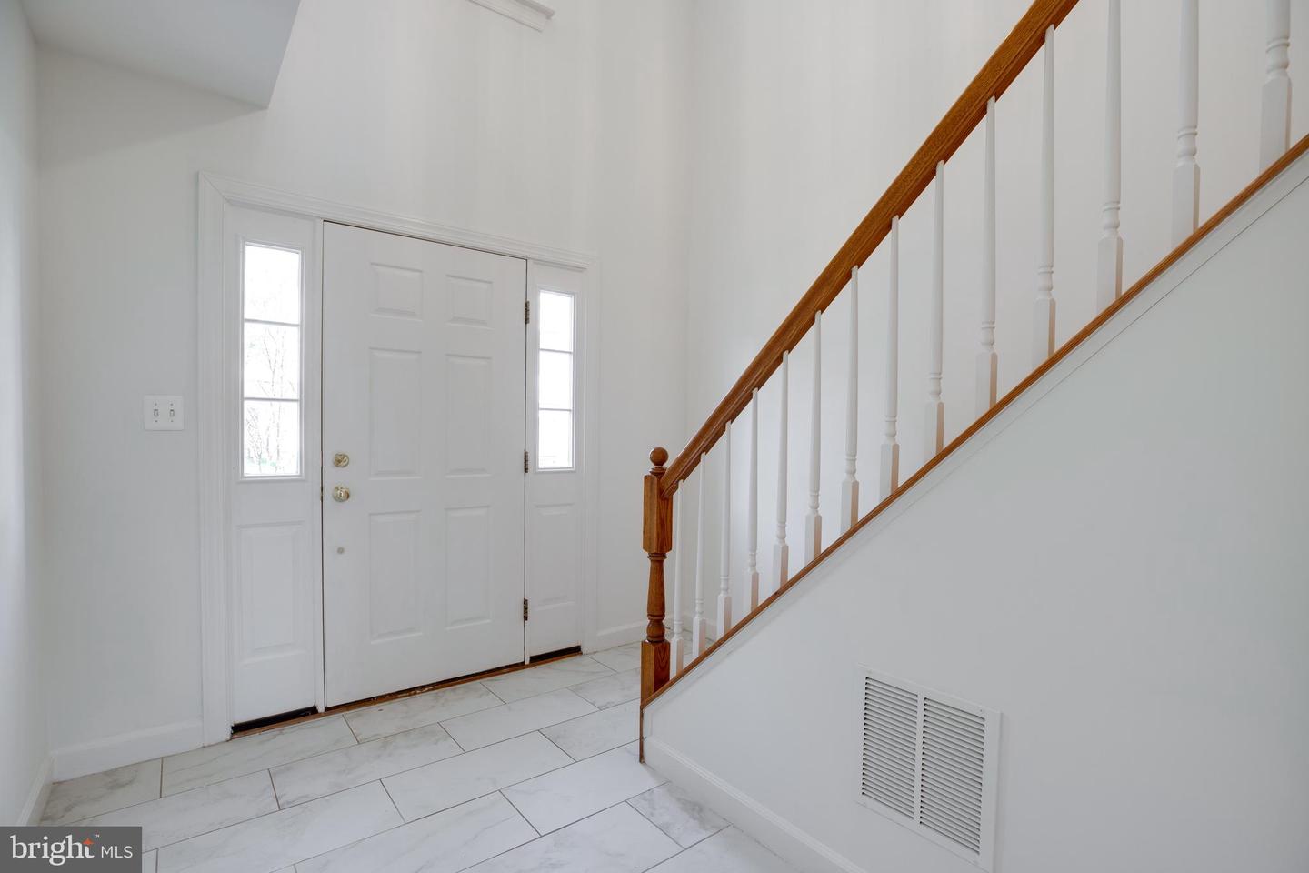 8114 RAINWATER CIR, MANASSAS, Virginia 20111, 3 Bedrooms Bedrooms, ,2 BathroomsBathrooms,Residential,For sale,8114 RAINWATER CIR,VAPW2091672 MLS # VAPW2091672