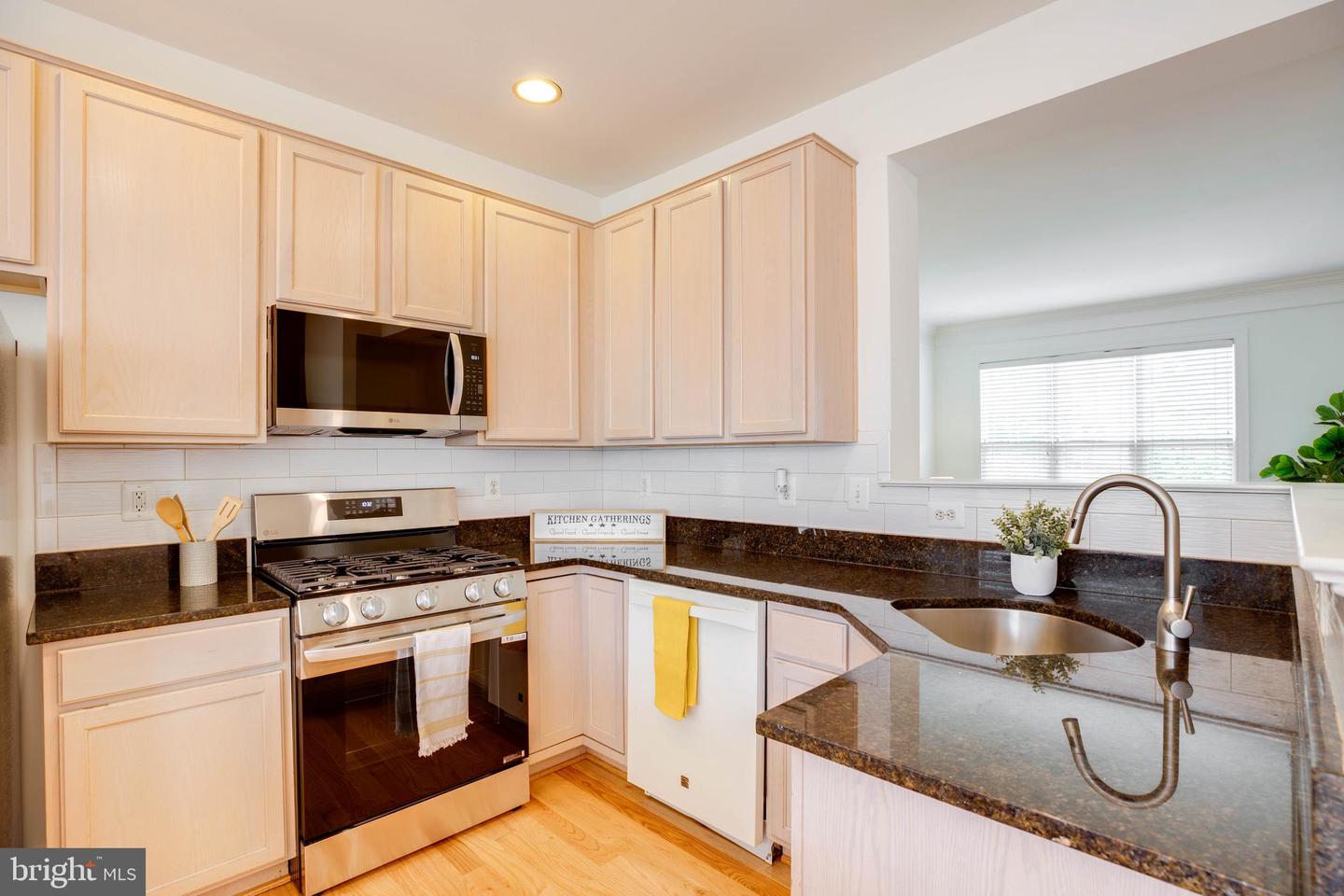 8114 RAINWATER CIR, MANASSAS, Virginia 20111, 3 Bedrooms Bedrooms, ,2 BathroomsBathrooms,Residential,For sale,8114 RAINWATER CIR,VAPW2091672 MLS # VAPW2091672