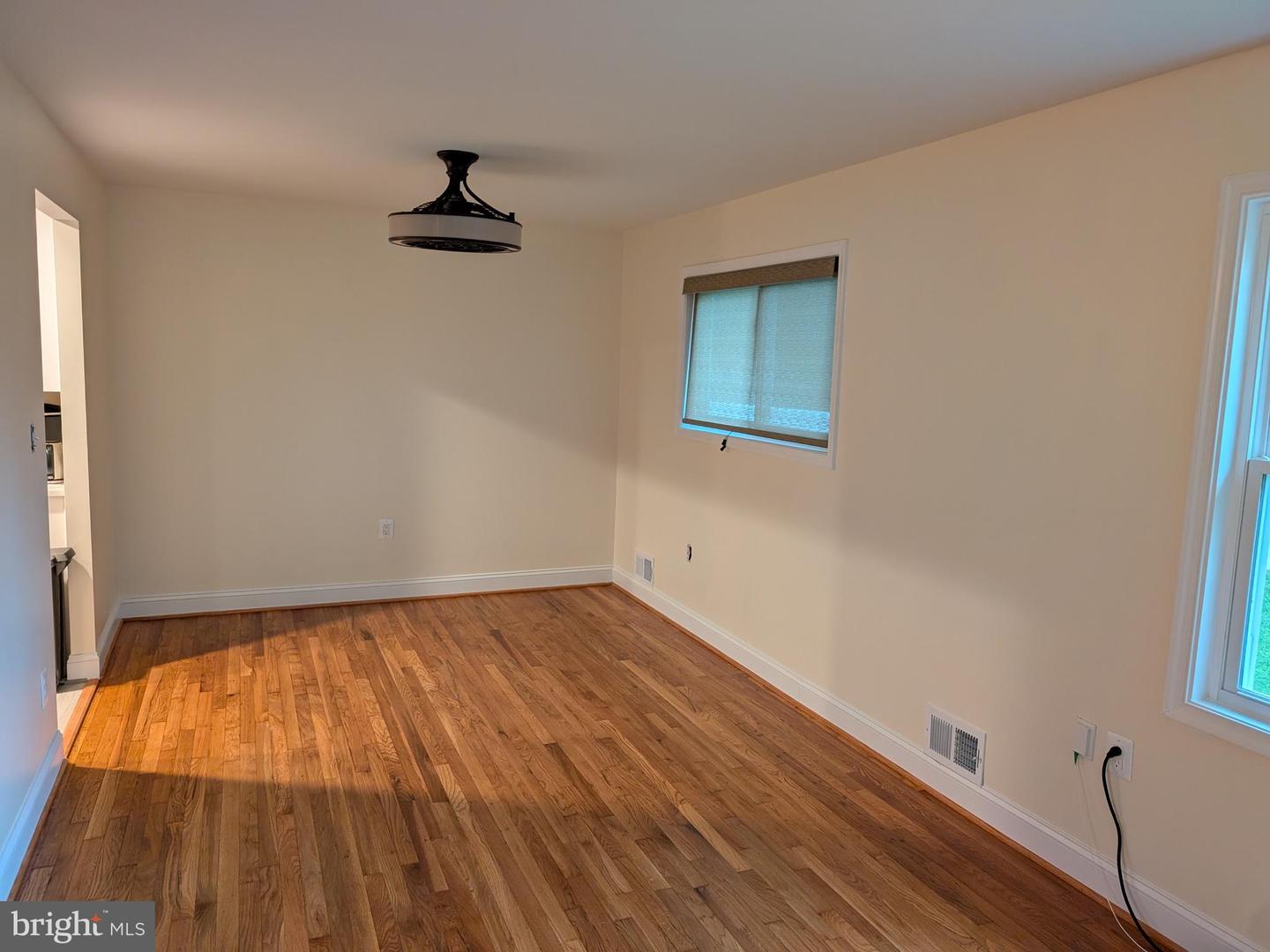 4907 CHANTICLEER AVE, ANNANDALE, Virginia 22003, 5 Bedrooms Bedrooms, ,3 BathroomsBathrooms,Residential,For sale,4907 CHANTICLEER AVE,VAFX2233658 MLS # VAFX2233658