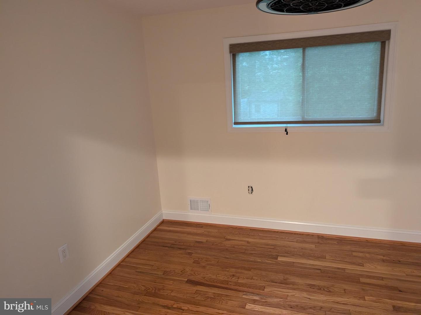 4907 CHANTICLEER AVE, ANNANDALE, Virginia 22003, 5 Bedrooms Bedrooms, ,3 BathroomsBathrooms,Residential,For sale,4907 CHANTICLEER AVE,VAFX2233658 MLS # VAFX2233658