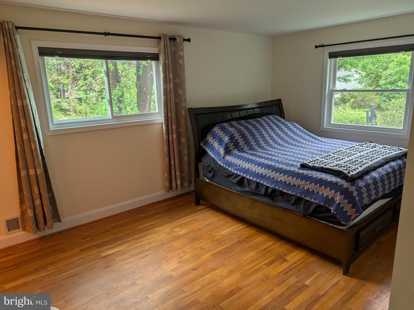 4907 CHANTICLEER AVE, ANNANDALE, Virginia 22003, 5 Bedrooms Bedrooms, ,3 BathroomsBathrooms,Residential,For sale,4907 CHANTICLEER AVE,VAFX2233658 MLS # VAFX2233658