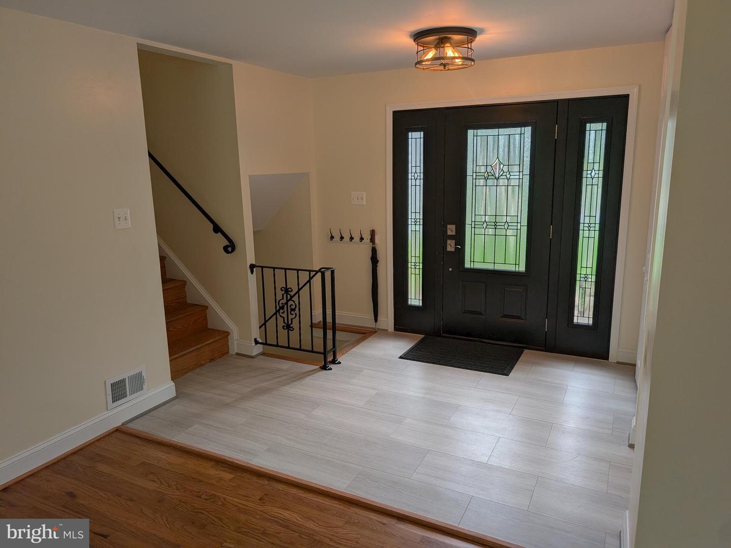 4907 CHANTICLEER AVE, ANNANDALE, Virginia 22003, 5 Bedrooms Bedrooms, ,3 BathroomsBathrooms,Residential,For sale,4907 CHANTICLEER AVE,VAFX2233658 MLS # VAFX2233658