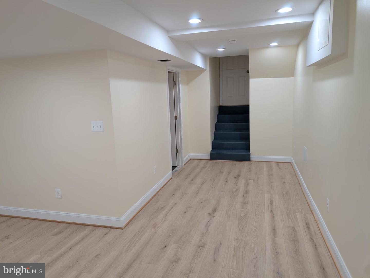 4907 CHANTICLEER AVE, ANNANDALE, Virginia 22003, 5 Bedrooms Bedrooms, ,3 BathroomsBathrooms,Residential,For sale,4907 CHANTICLEER AVE,VAFX2233658 MLS # VAFX2233658