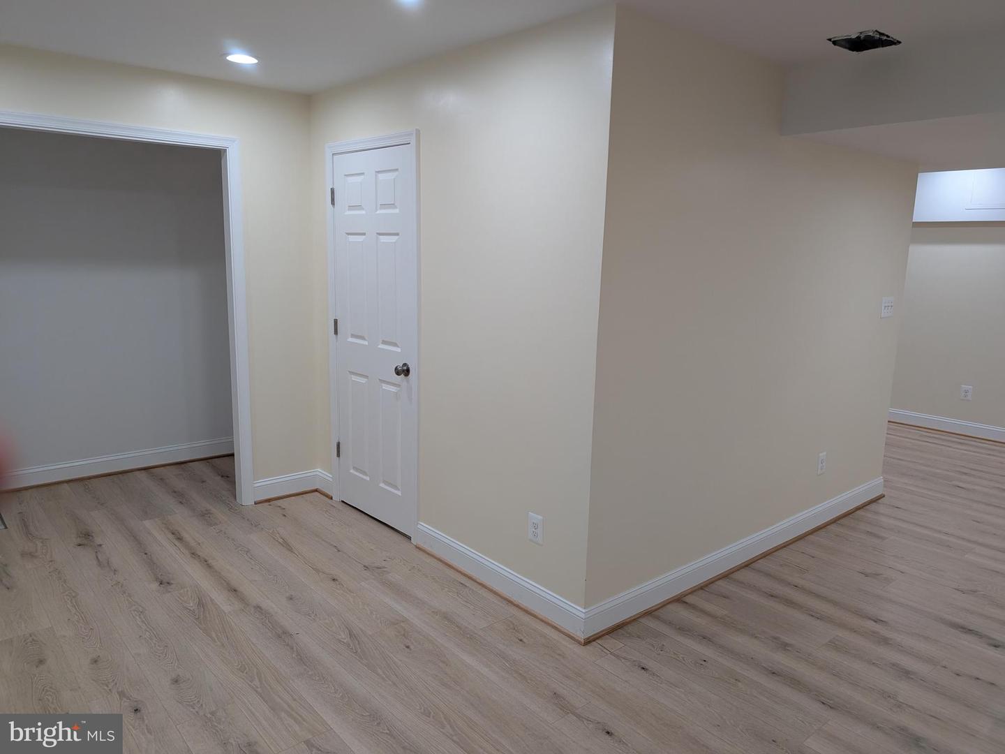 4907 CHANTICLEER AVE, ANNANDALE, Virginia 22003, 5 Bedrooms Bedrooms, ,3 BathroomsBathrooms,Residential,For sale,4907 CHANTICLEER AVE,VAFX2233658 MLS # VAFX2233658