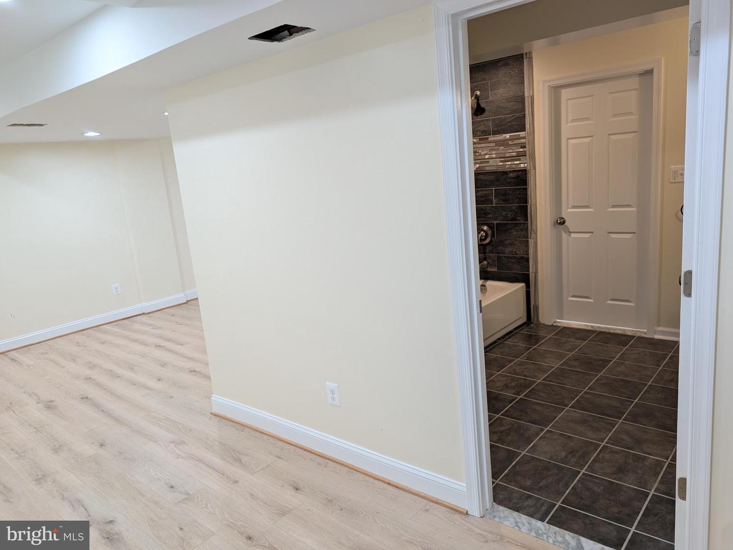 4907 CHANTICLEER AVE, ANNANDALE, Virginia 22003, 5 Bedrooms Bedrooms, ,3 BathroomsBathrooms,Residential,For sale,4907 CHANTICLEER AVE,VAFX2233658 MLS # VAFX2233658