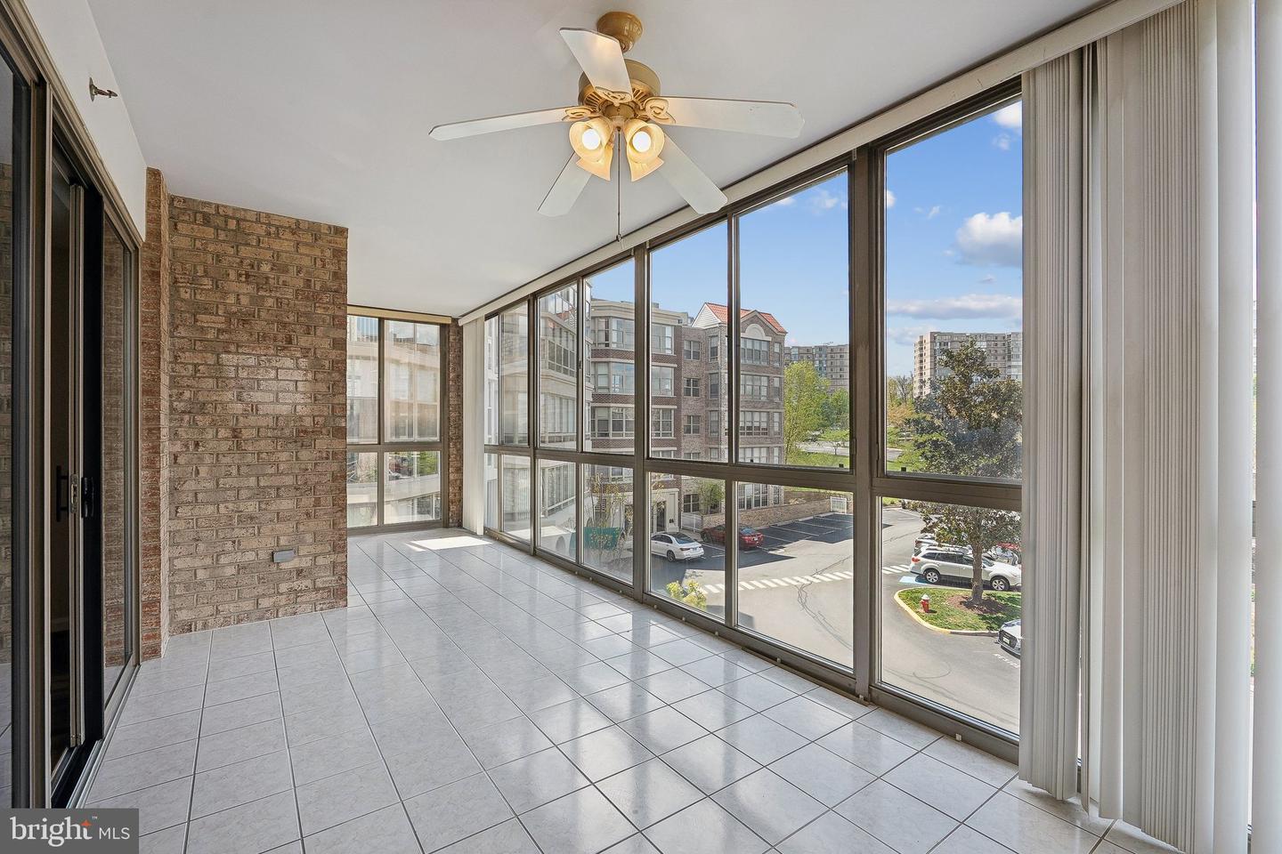 19370 MAGNOLIA GROVE SQ #208, LEESBURG, Virginia 20176, 2 Bedrooms Bedrooms, ,2 BathroomsBathrooms,Residential,For sale,19370 MAGNOLIA GROVE SQ #208,VALO2093776 MLS # VALO2093776
