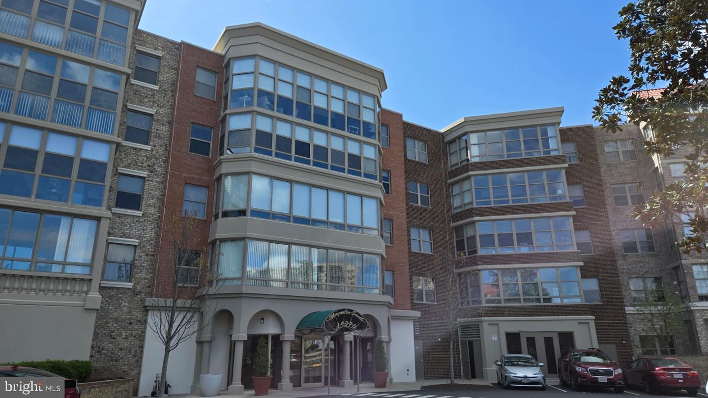 19370 MAGNOLIA GROVE SQ #208, LEESBURG, Virginia 20176, 2 Bedrooms Bedrooms, ,2 BathroomsBathrooms,Residential,For sale,19370 MAGNOLIA GROVE SQ #208,VALO2093776 MLS # VALO2093776