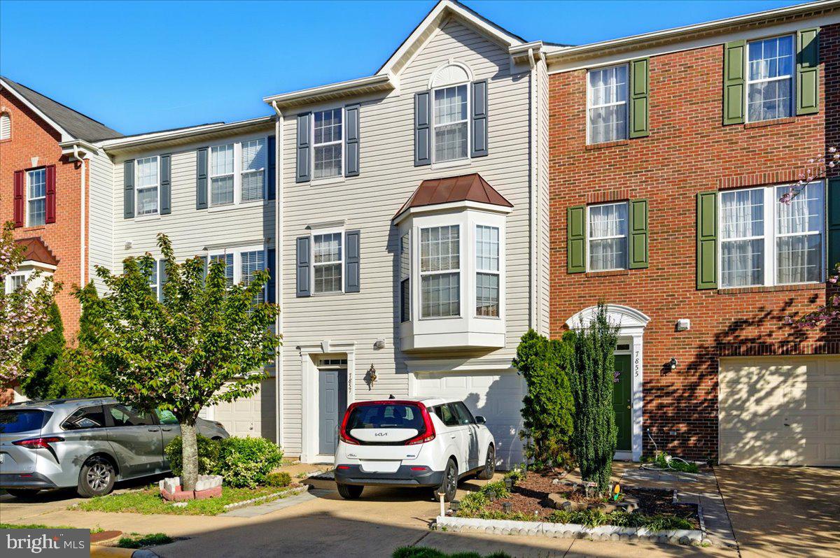 7857 DOGUE INDIAN CIR, LORTON, Virginia 22079, 3 Bedrooms Bedrooms, ,2 BathroomsBathrooms,Residential,For sale,7857 DOGUE INDIAN CIR,VAFX2234752 MLS # VAFX2234752