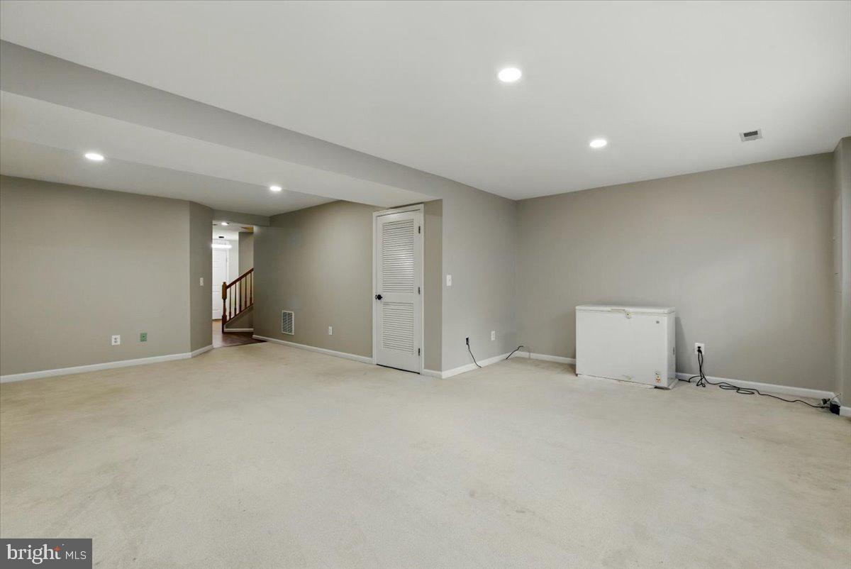 7857 DOGUE INDIAN CIR, LORTON, Virginia 22079, 3 Bedrooms Bedrooms, ,2 BathroomsBathrooms,Residential,For sale,7857 DOGUE INDIAN CIR,VAFX2234752 MLS # VAFX2234752
