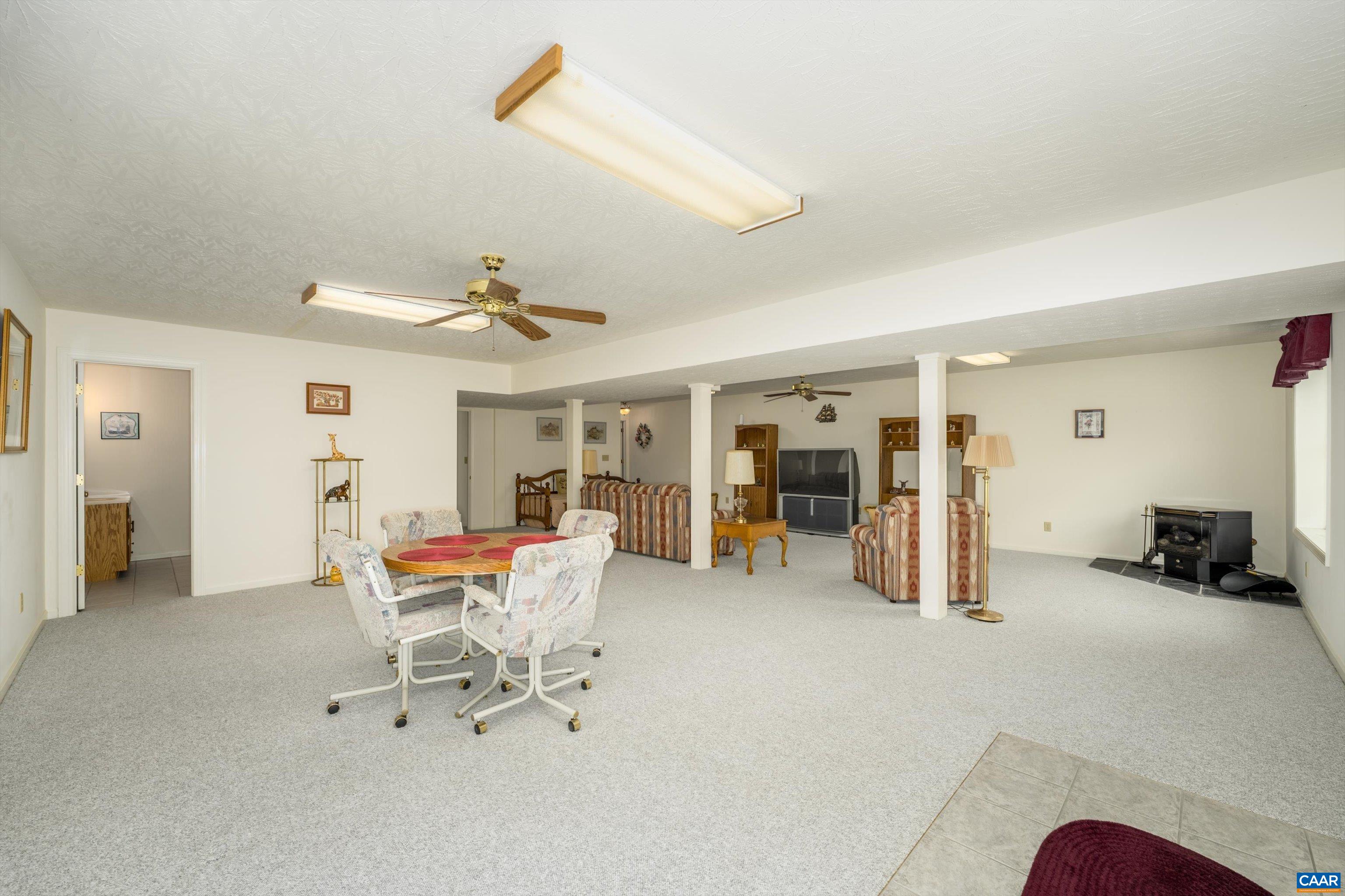 Basement Space with lots of possibilities!