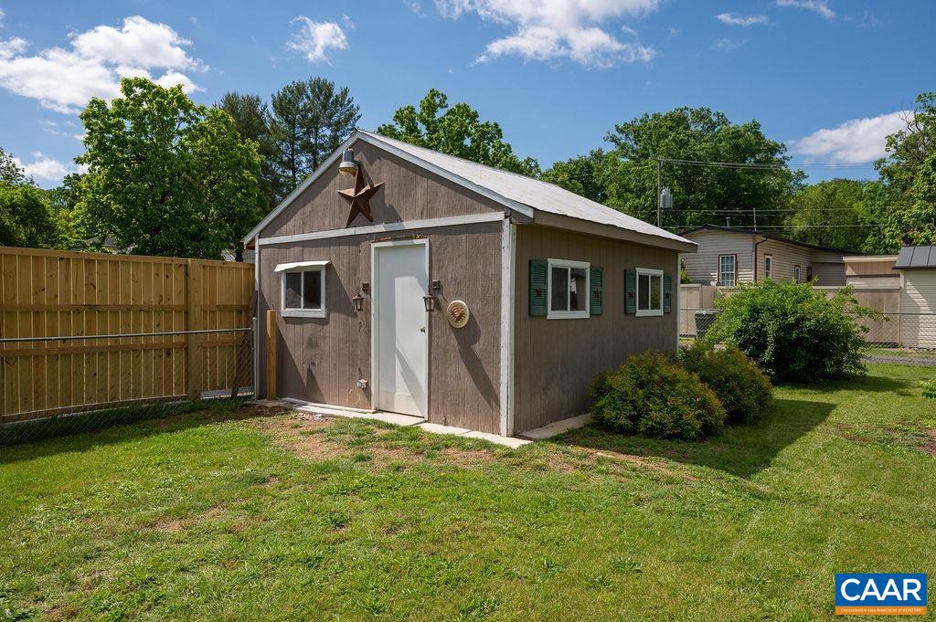 1600 A ST, WAYNESBORO, Virginia 22980, 1 Bedroom Bedrooms, ,1 BathroomBathrooms,Residential,1600 A ST,664969 MLS # 664969