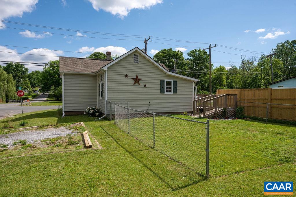 1600 A ST, WAYNESBORO, Virginia 22980, 1 Bedroom Bedrooms, ,1 BathroomBathrooms,Residential,1600 A ST,664969 MLS # 664969