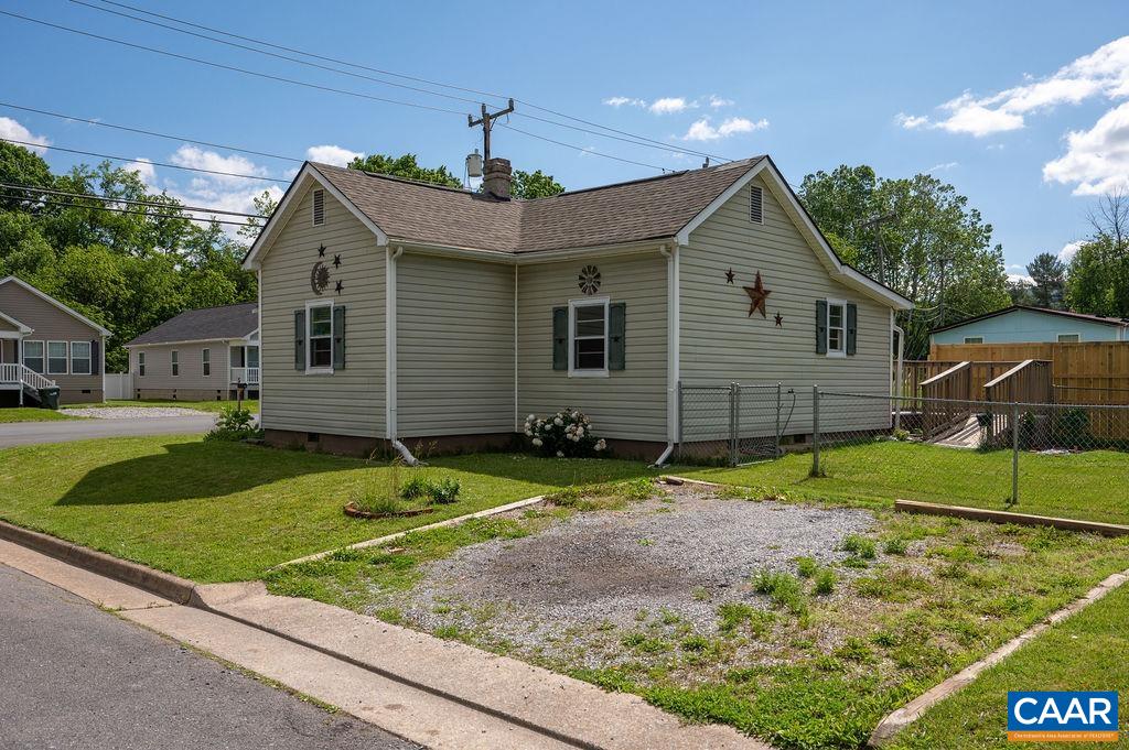 1600 A ST, WAYNESBORO, Virginia 22980, 1 Bedroom Bedrooms, ,1 BathroomBathrooms,Residential,1600 A ST,664969 MLS # 664969