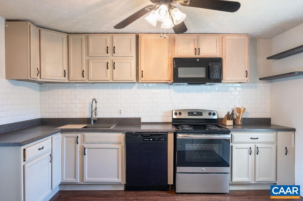 1600 A ST, WAYNESBORO, Virginia 22980, 1 Bedroom Bedrooms, ,1 BathroomBathrooms,Residential,1600 A ST,664969 MLS # 664969