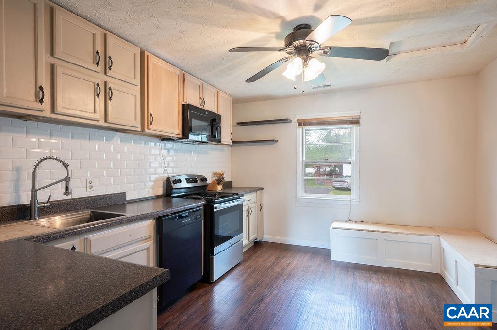 1600 A ST, WAYNESBORO, Virginia 22980, 1 Bedroom Bedrooms, ,1 BathroomBathrooms,Residential,1600 A ST,664969 MLS # 664969