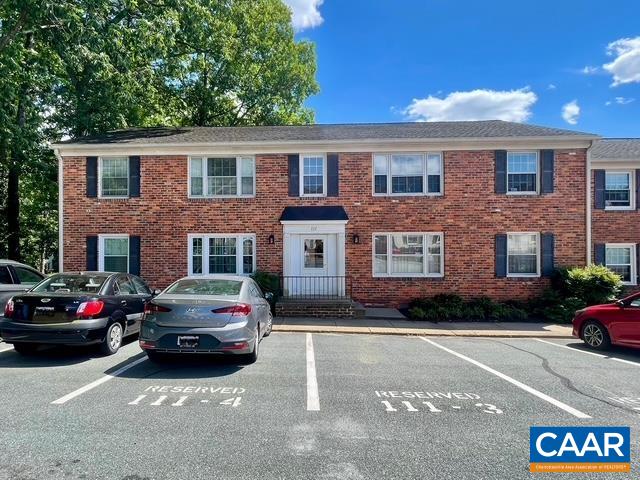 111 HESSIAN HILLS RDG, CHARLOTTESVILLE, Virginia 22901, 2 Bedrooms Bedrooms, ,1 BathroomBathrooms,Residential,111 HESSIAN HILLS RDG,664970 MLS # 664970